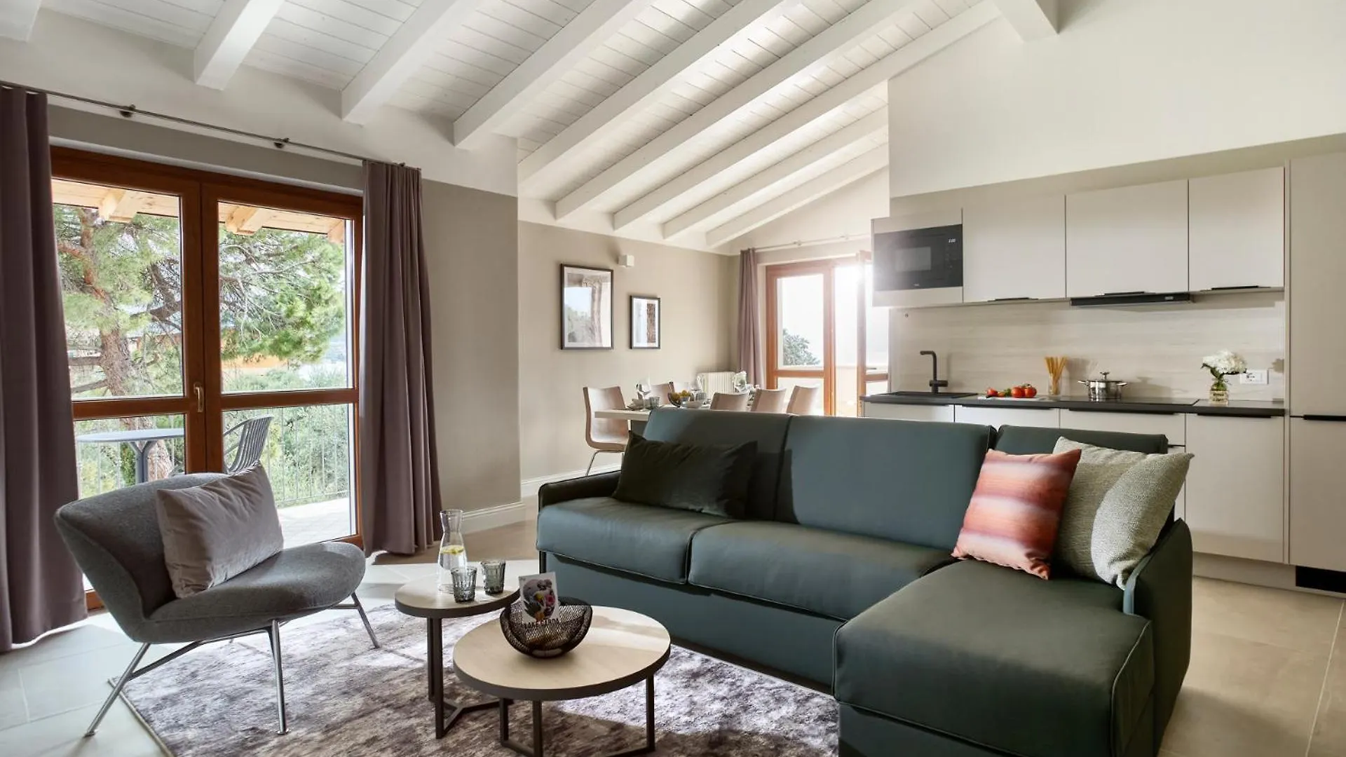 June Stay Lake Garda Brenzone sul Garda 3*,  Italy