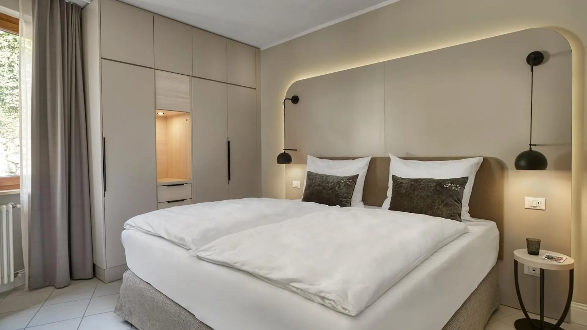 June Stay Lake Garda Brenzone sul Garda 3*,  Italy