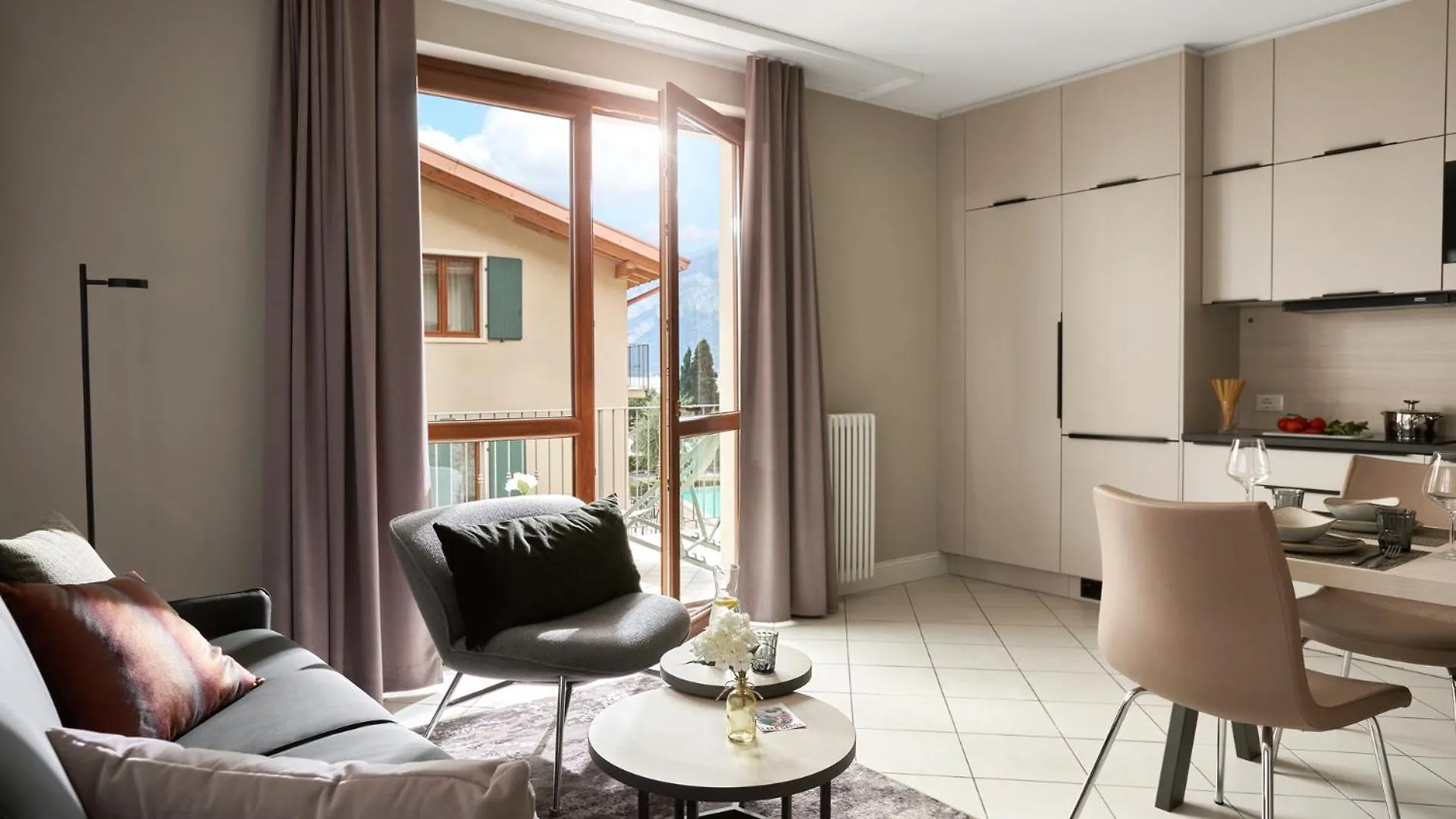 Aparthotel June Stay Lake Garda Brenzone sul Garda