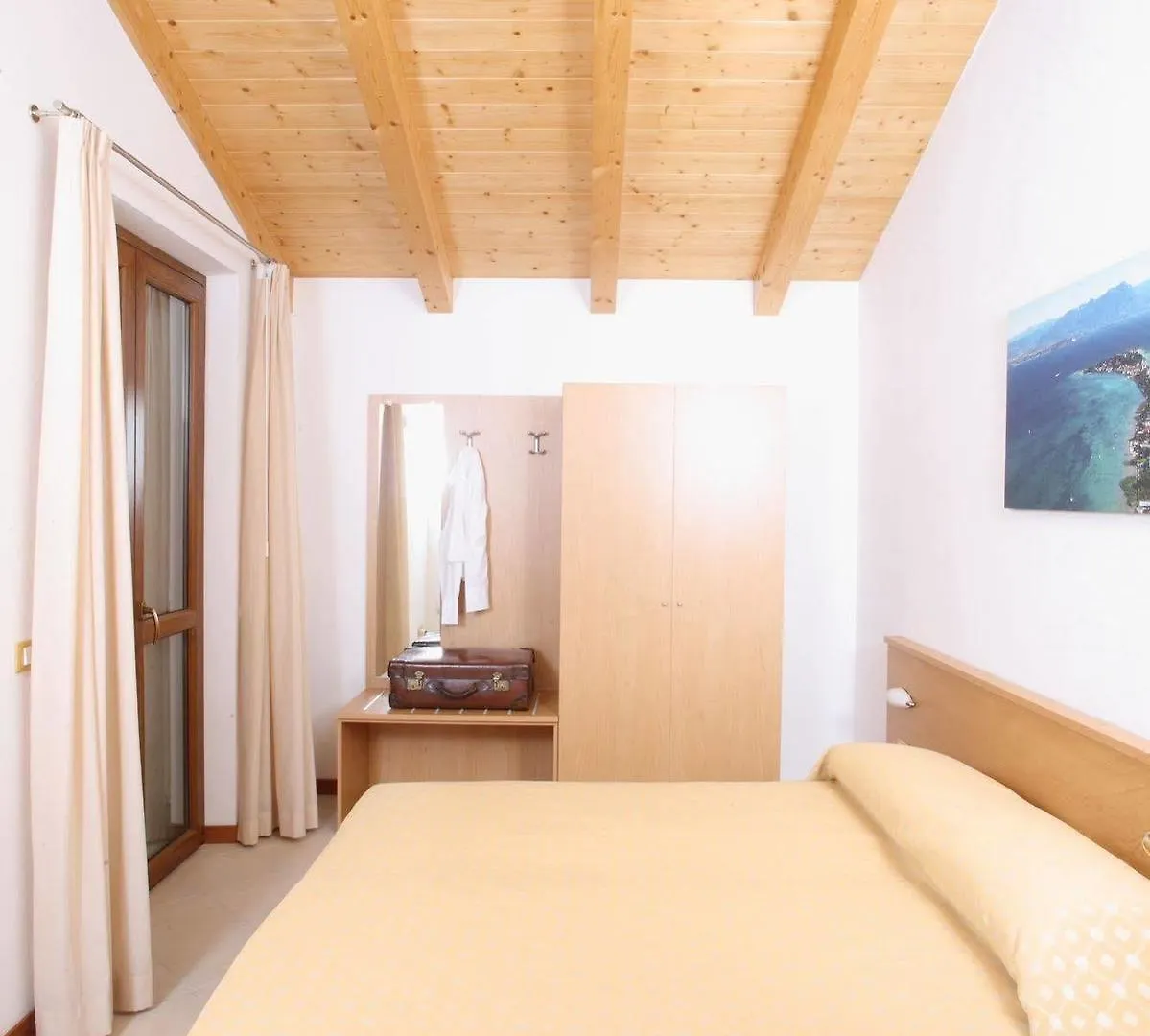 June Stay Lake Garda Brenzone sul Garda Aparthotel