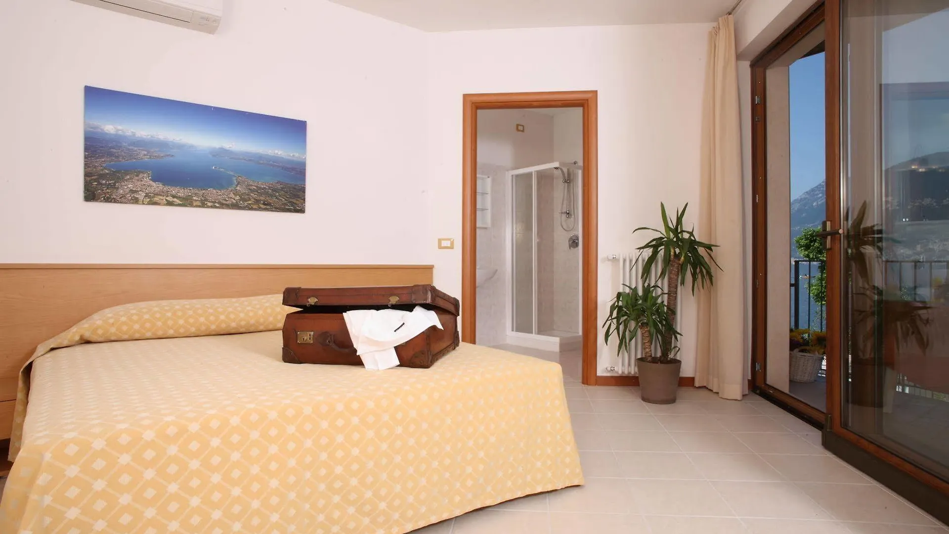 June Stay Lake Garda Brenzone sul Garda