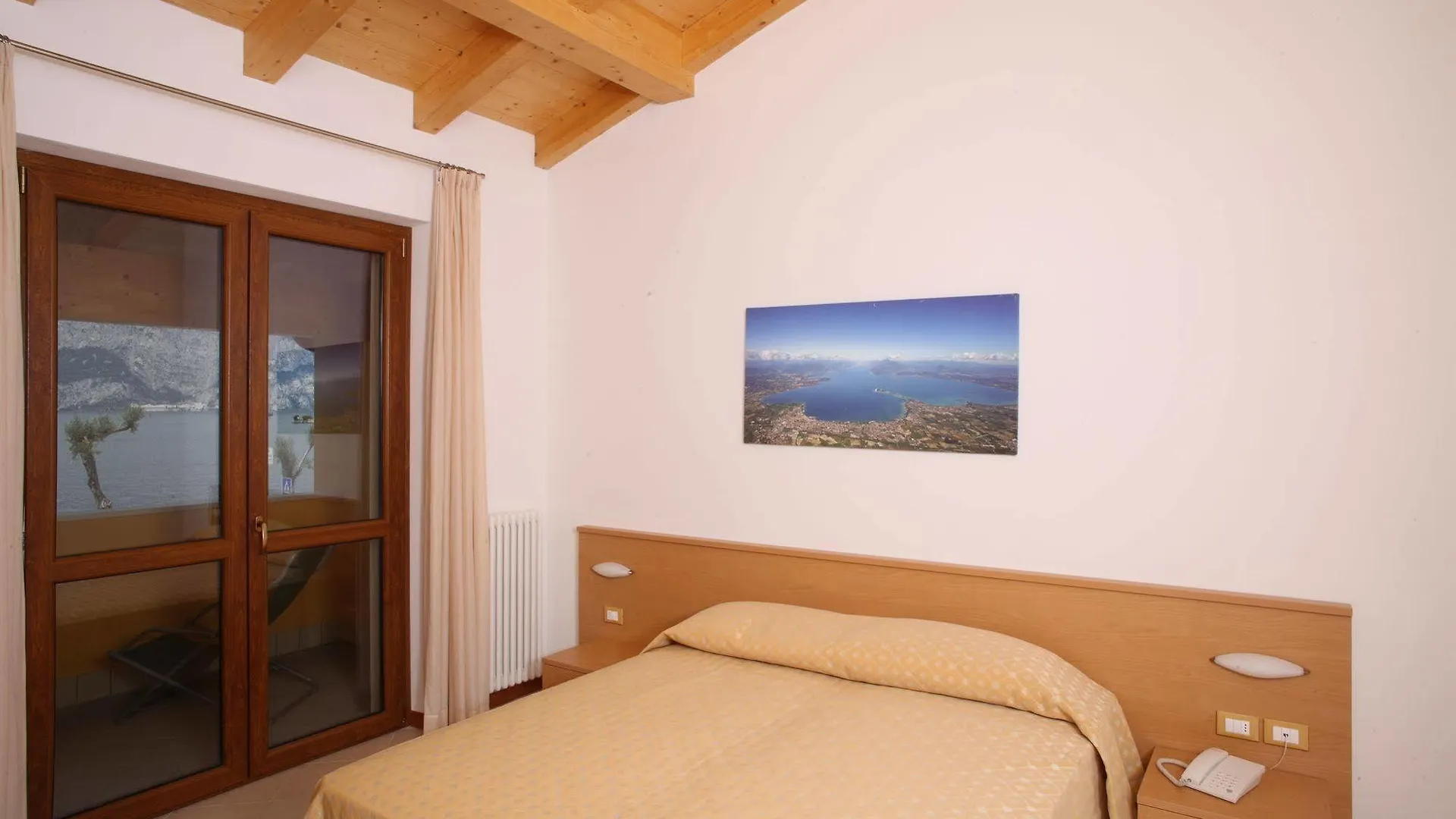 Aparthotel June Stay Lake Garda Brenzone sul Garda