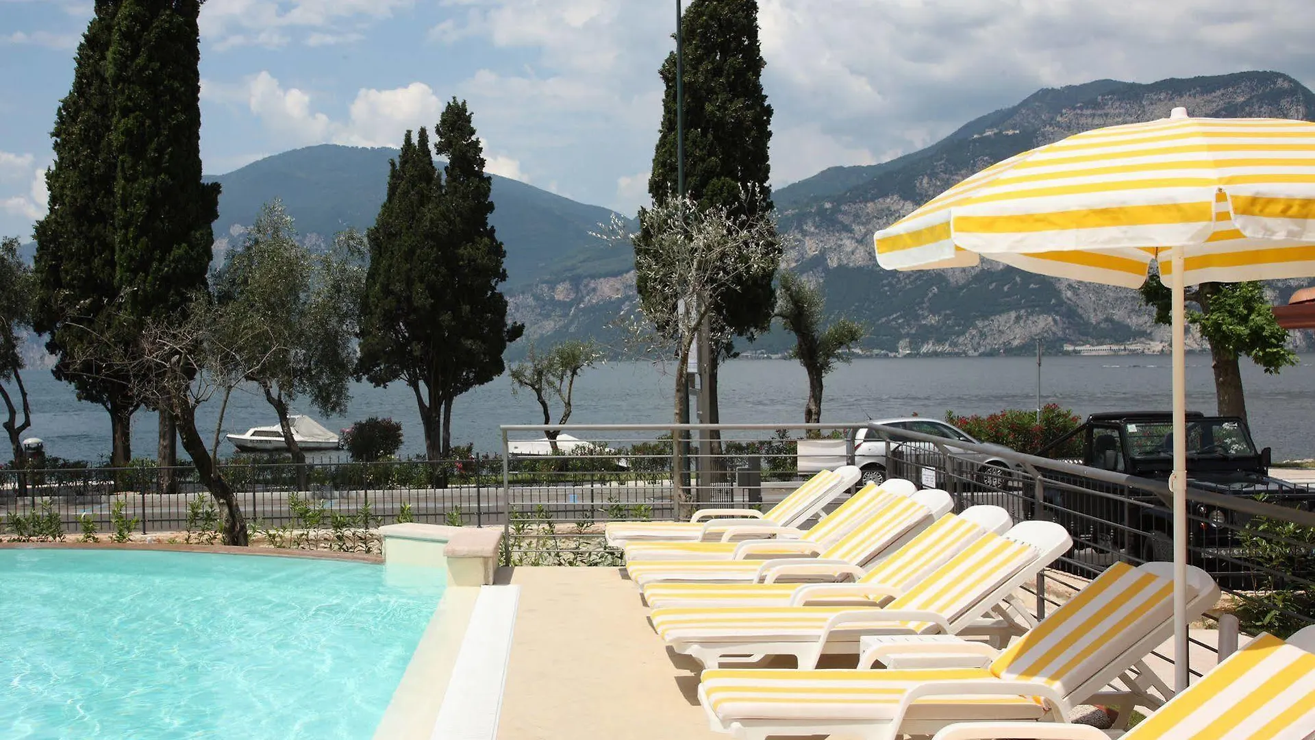 June Stay Lake Garda Brenzone sul Garda 3*,  Italy