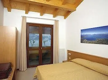 Aparthotel June Stay Lake Garda Brenzone sul Garda