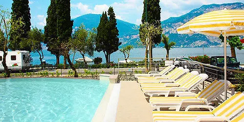 June Stay Lake Garda ブレンゾーネ 3*,  イタリア