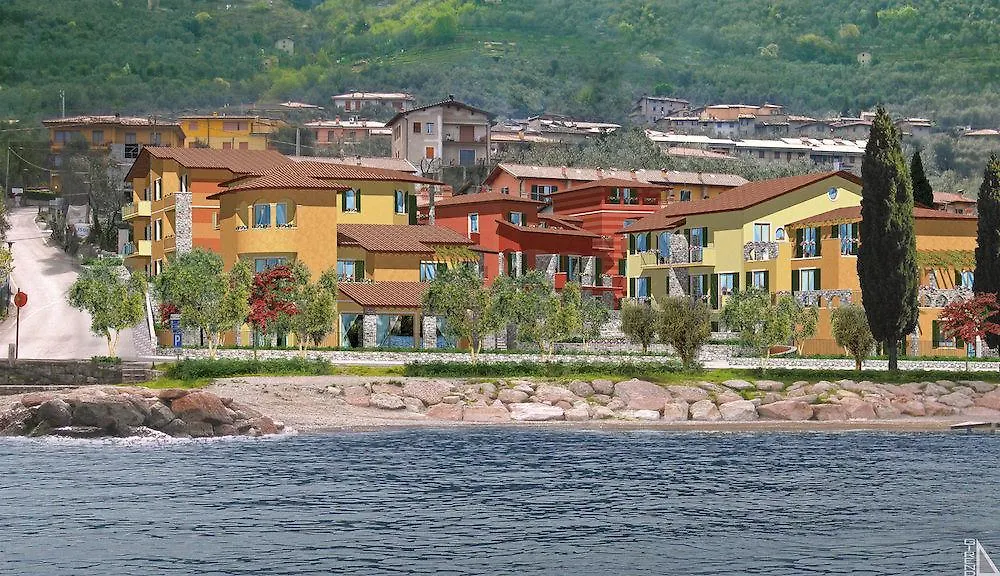 برنزوني سول جاردا June Stay Lake Garda 3*, برنزوني سول جاردا إيطاليا